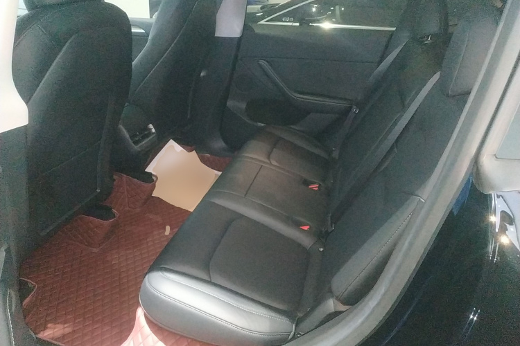 特斯拉 Model Y 2022款 后轮驱动版中控内饰21