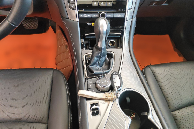 英菲尼迪Q50L 2016款 2.0T 悦享版局部细节18