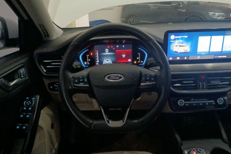 福特 福克斯 2021款 三厢 EcoBoost 180 自动锋潮型中控内饰13