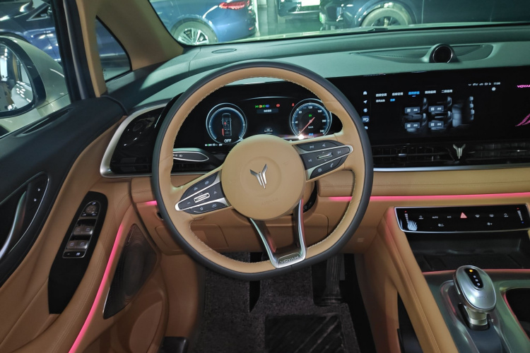 岚图汽车 岚图梦想家 2024款 PHEV 超长续航尊贵版中控内饰13