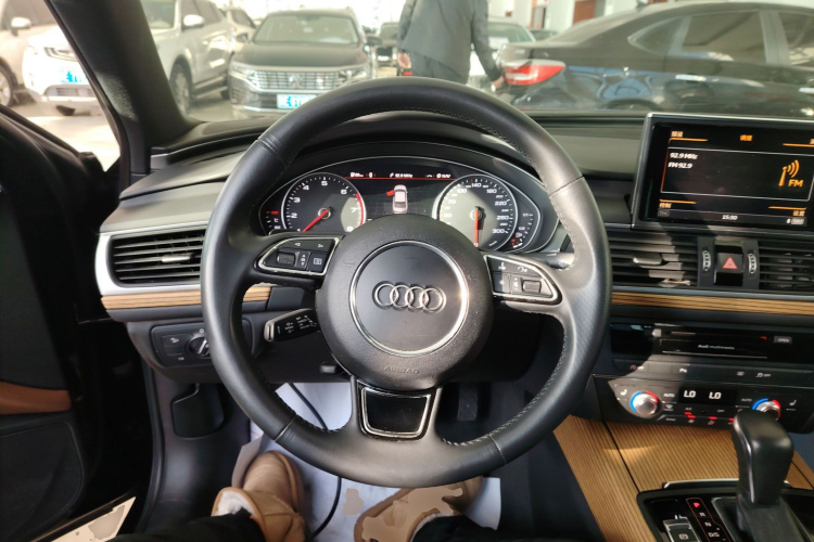 奥迪A6L 2018款 30周年年型 45 TFSI quattro 运动型中控内饰13