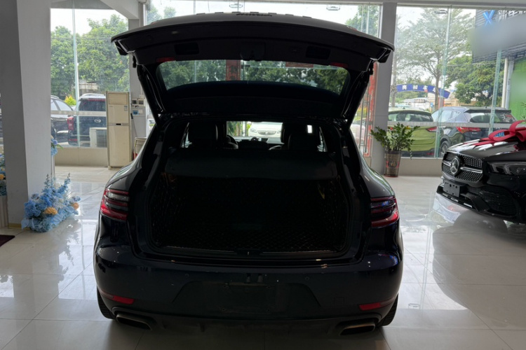 保时捷 2017款  Macan 2.0T车身外观6010