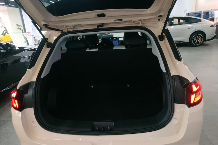 哪吒汽车 哪吒AYA 2023款 401 Lite局部细节23