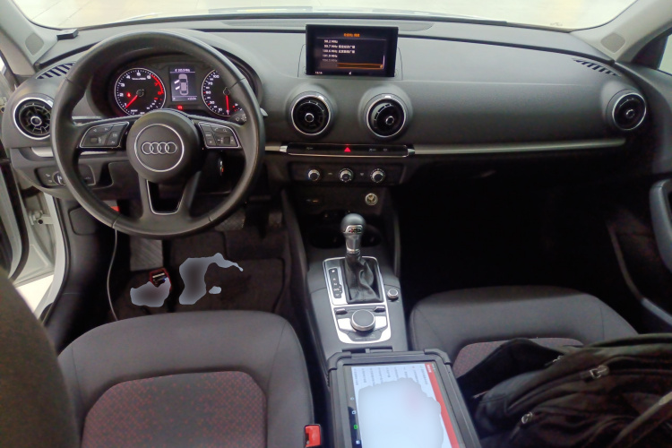 奥迪A3 2018款 30周年年型 Limousine 35 TFSI 进取型中控内饰12