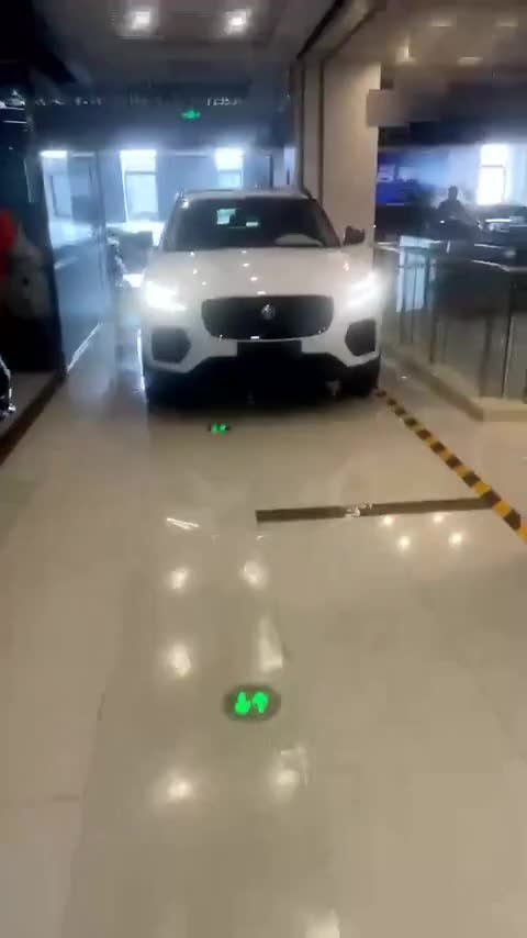 捷豹E-PACE 2024款 耀黑运动版 R-DYNAMIC SE BLACK讲解2