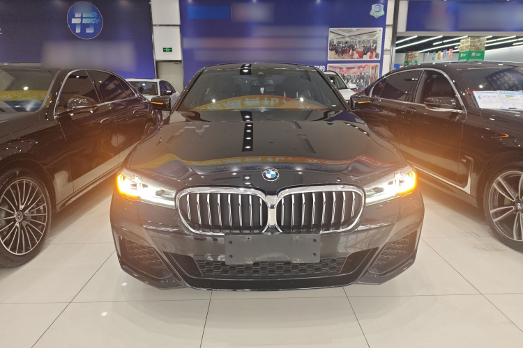 宝马5系 2023款 530Li xDrive M运动套装车身外观2