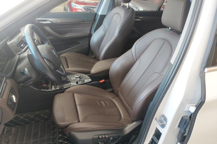 宝马X1 2019款 xDrive20Li 尊享型局部细节19