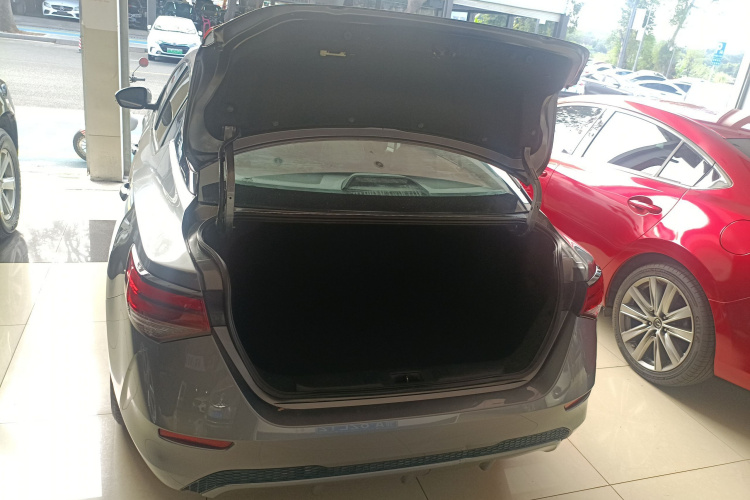 日产 轩逸 2022款 1.6L XL CVT悦享版机舱底盘23