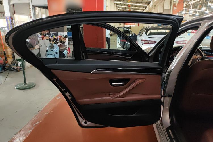 宝马5系 2014款 520Li 典雅型中控内饰49