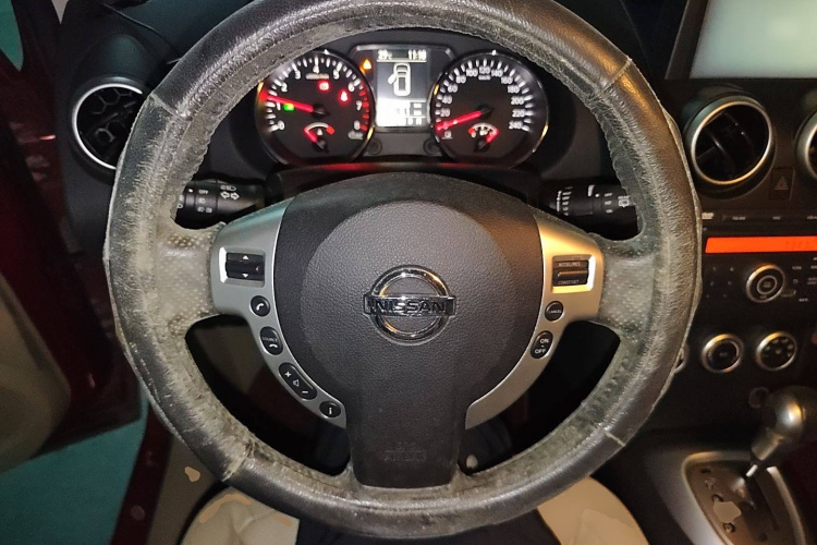 日产 逍客 2012款 2.0XV 雷 CVT 2WD局部细节13