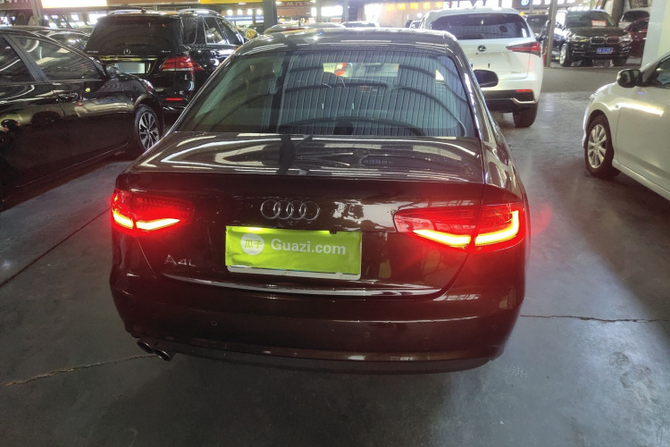 奥迪A4L 2015款 35 TFSI 自动标准型车身外观6