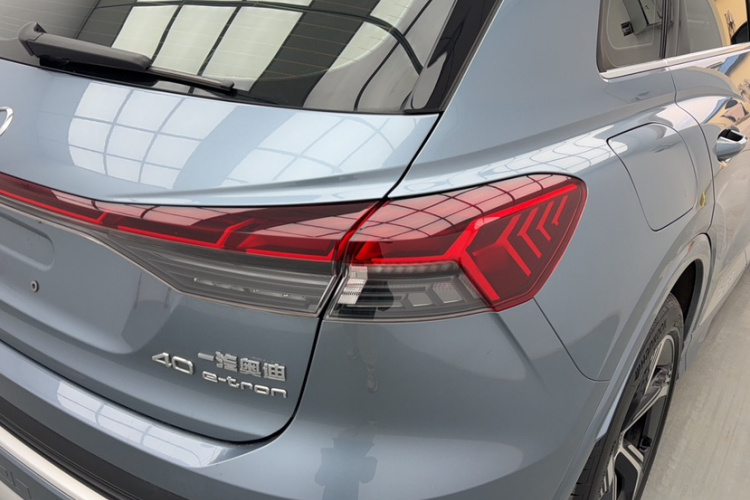 奥迪Q4 e-tron 2023款 40 e-tron 创境版车身外观6006