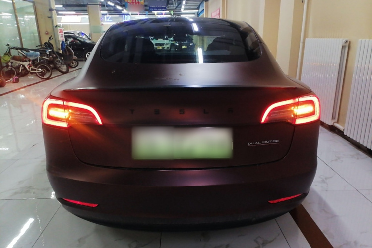 特斯拉 Model 3 2022款 Performance高性能全轮驱动版车身外观6004