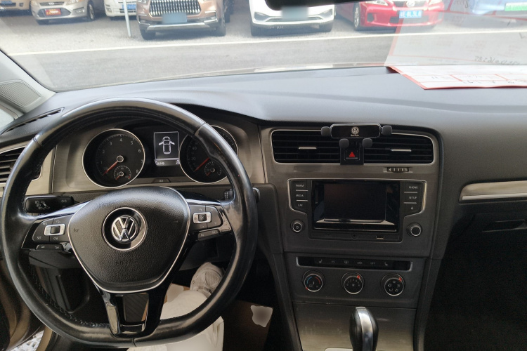大众 高尔夫 2016款 230TSI 自动豪华型中控内饰12