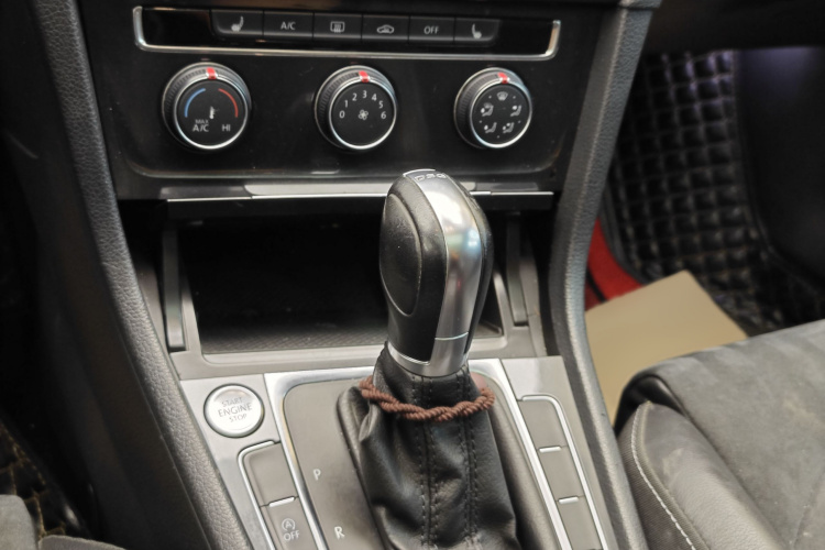 大众 高尔夫 2018款  230TSI 自动豪华型局部细节18