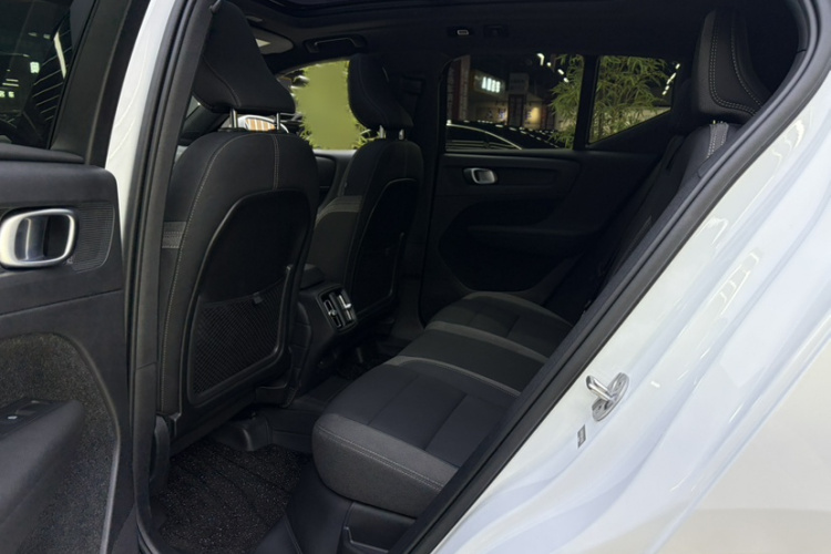 沃尔沃XC40 2024款 B3 智远豪华版中控内饰7001