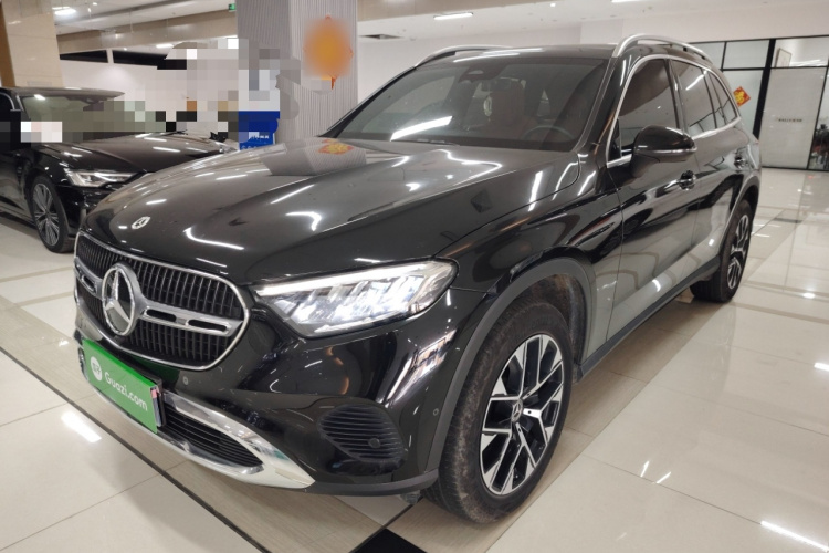 奔驰GLC 2023款 改款 GLC 260 L 4MATIC 动感型 5座车身外观1