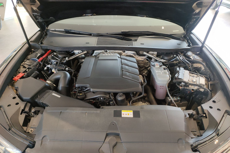 奥迪A6L 2022款 45 TFSI quattro 臻选动感型机舱底盘24