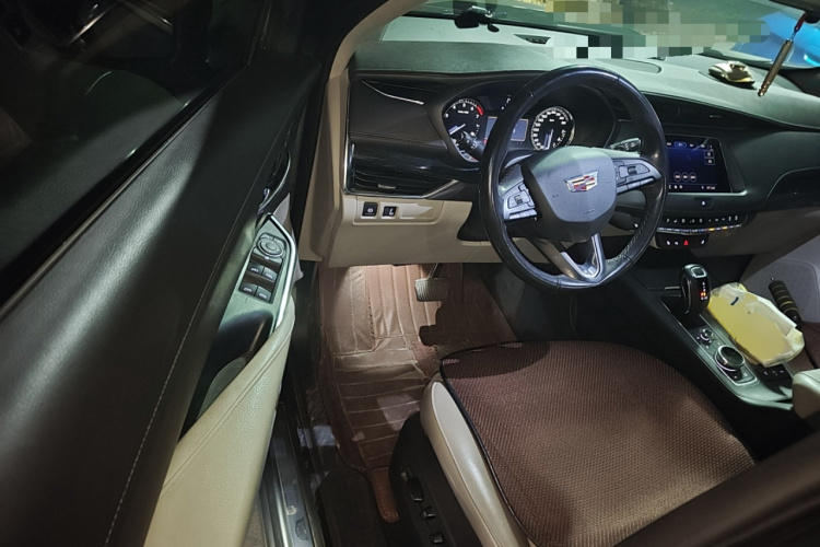 凯迪拉克XT4 2018款 28T 两驱豪华型中控内饰20