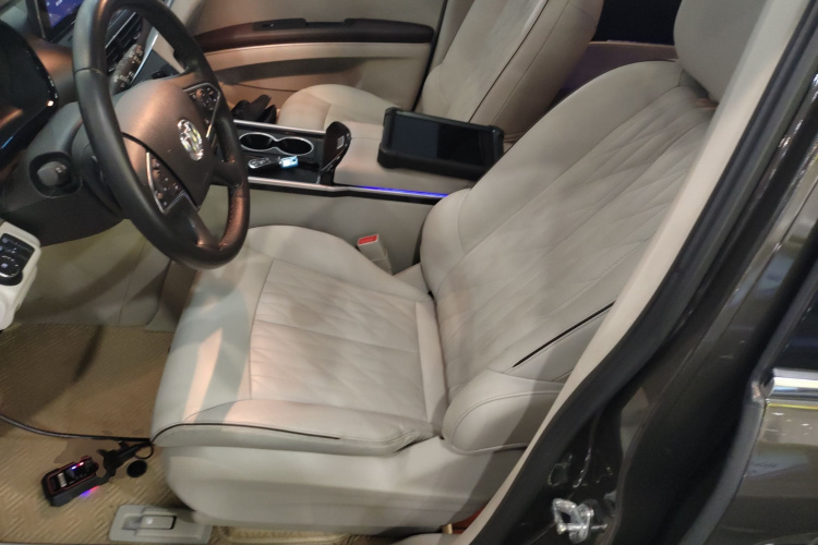 别克GL8 2021款 陆上公务舱 652T 尊贵型局部细节19