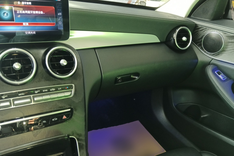 奔驰C级 2020款 改款 C 200 L 时尚型运动版中控内饰12