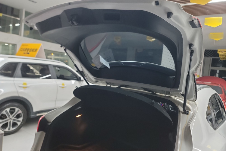 马自达CX-4 2018款 2.0L 自动两驱蓝天品位升级版 国V机舱底盘23