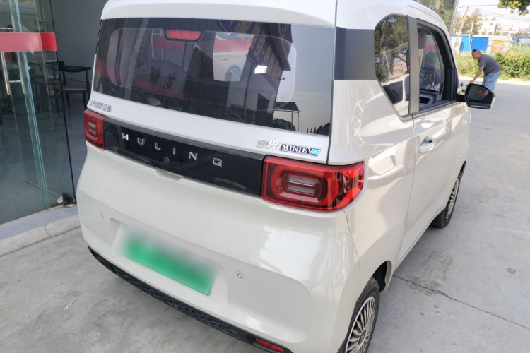 五菱汽车 宏光MINIEV 2021款 马卡龙臻享款 磷酸铁锂车身外观6005
