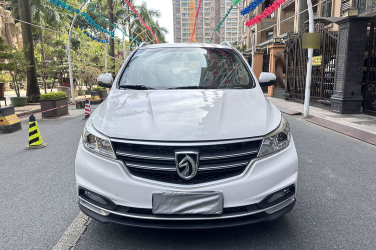 宝骏730 2019款 1.5L 手动时尚型 7座 国VI车身外观6005