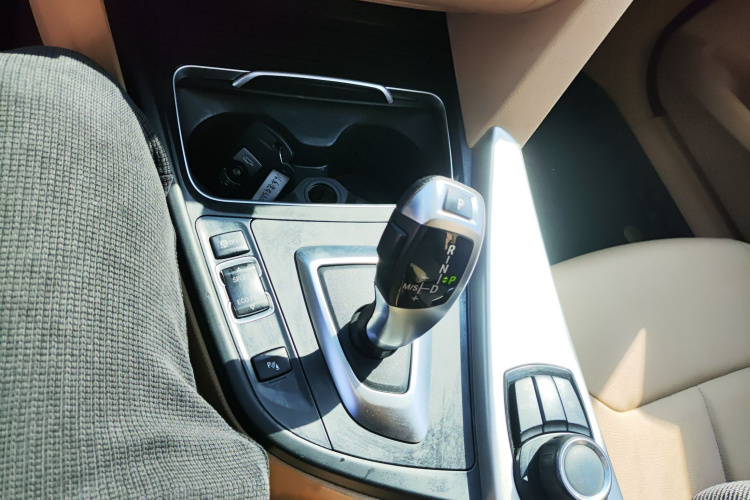 宝马3系GT 2014款 320i 领先型局部细节18