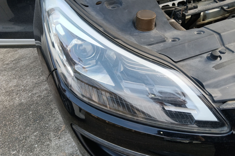 众泰SR9 2017款 2.0T 自动极致之梦版车身外观8