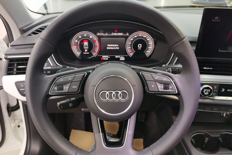 奥迪A4L 2023款 40 TFSI 时尚动感型中控内饰13