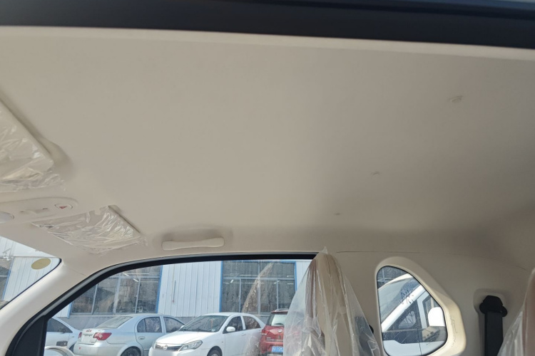 奔腾小马 2026款 222km 炫彩马中控内饰22