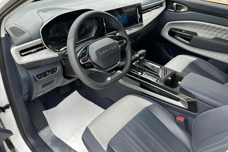 宝骏RM-5 2019款 1.5T CVT 24小时在线豪华型 5座中控内饰7001