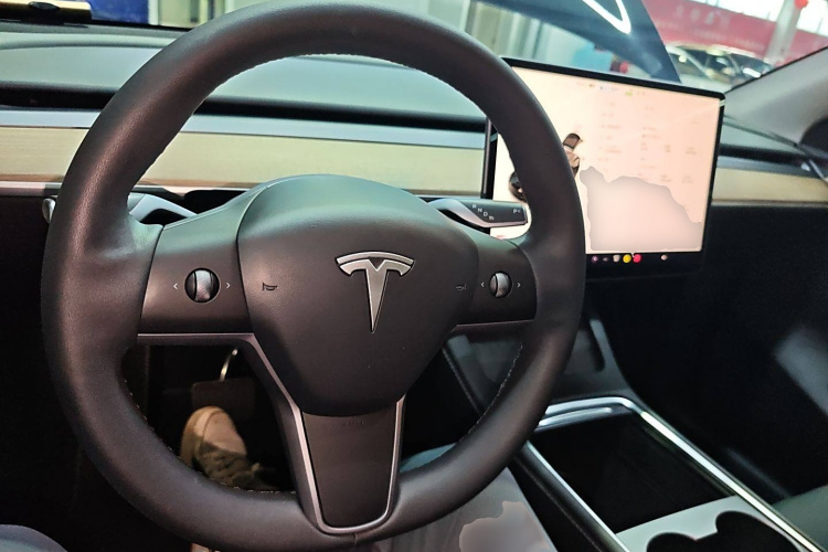 特斯拉 Model Y 2022款 改款 后轮驱动版中控内饰7002