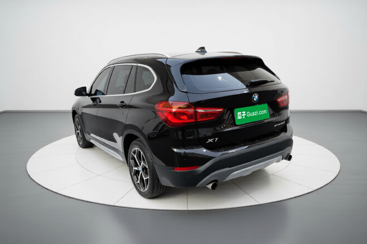 宝马X1 2019款 xDrive20Li 尊享型车身外观5