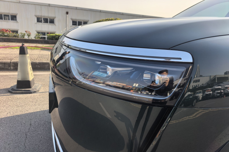 鸿蒙智行 问界M8 2025款 增程 Max+版 53.4kWh 6座版局部细节36