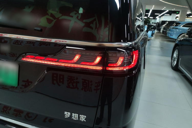 岚图汽车 岚图梦想家 2022款 低碳版 想+智驾包车身外观6006