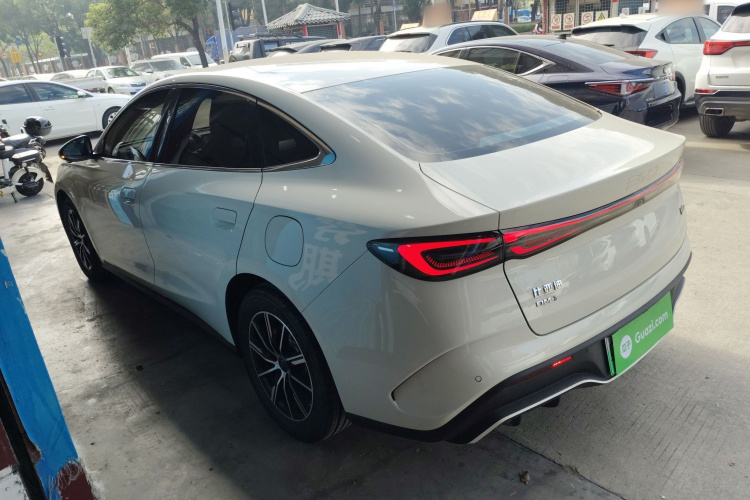 比亚迪 海豹06新能源 2024款 DM-i 80KM尊贵型车身外观4