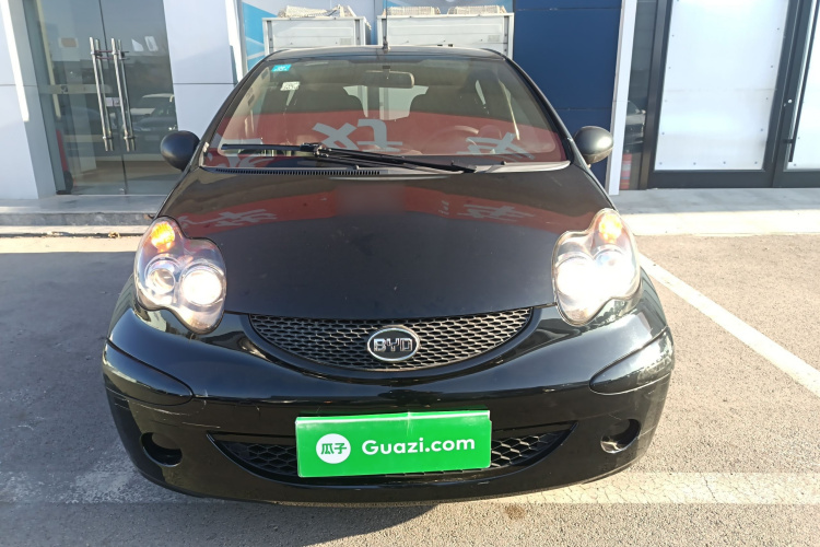 比亚迪F0 2012款 1.0L 悦酷型车身外观2