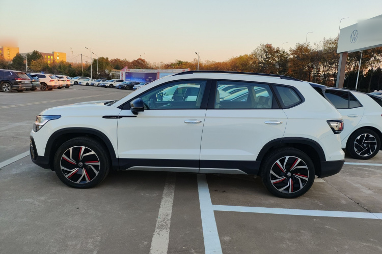 大众 途岳 2024款 300TSI 两驱月尊版车身外观4