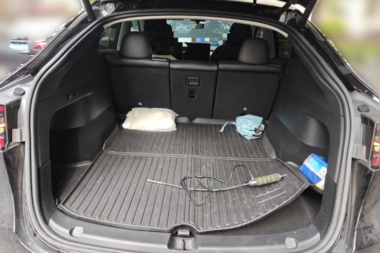 特斯拉 Model Y 2022款 长续航全轮驱动版局部细节23