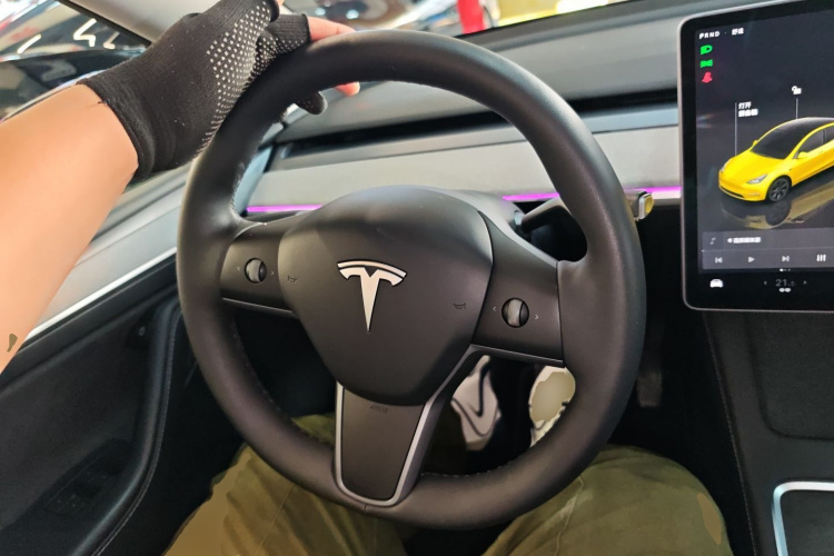 特斯拉 Model Y 2024款 后轮驱动版中控内饰13