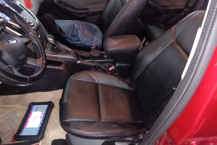 福特 福克斯 2012款 两厢 1.6L 自动舒适型中控内饰19