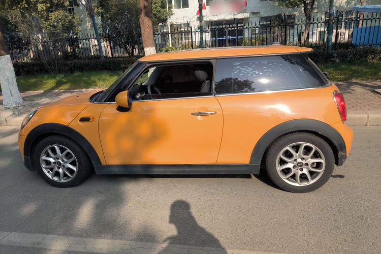 MINI 2014款 1.2T ONE+车身外观4