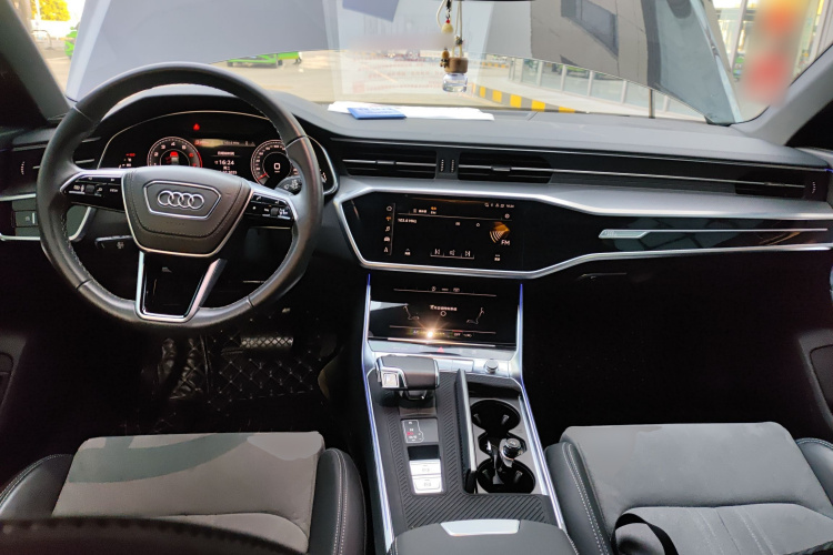 奥迪A6L 2024款 40 TFSI 豪华动感型中控内饰12