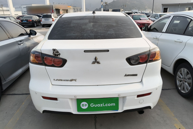 三菱 翼神 2013款 时尚版 1.8L CVT舒适型车身外观6