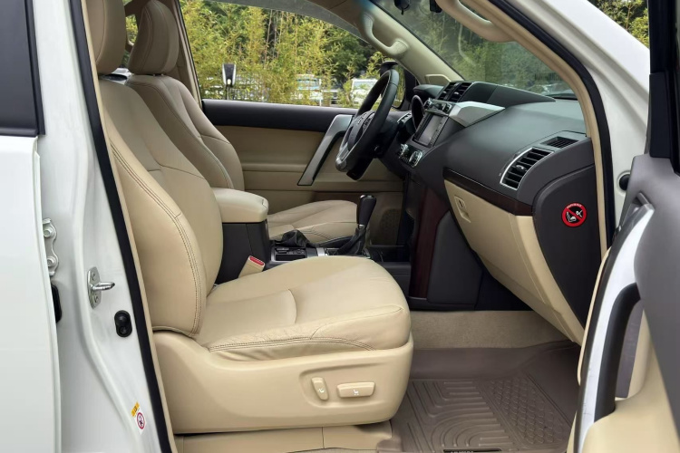 丰田 普拉多 2016款 3.5L 自动TX-L NAVI中控内饰7011