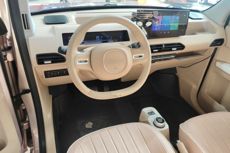 吉利银河 2023款 熊猫mini 200km 耐力熊中控内饰7002