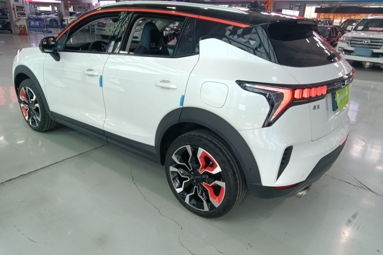 领克06 2020款 1.5T 耀Halo车身外观4