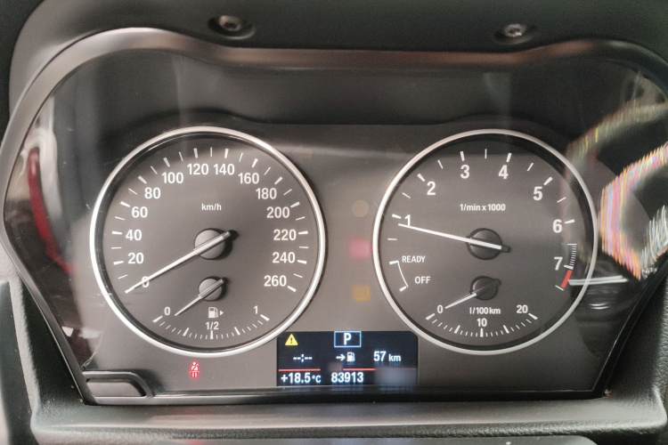 宝马1系 2017款 118i 运动型局部细节14